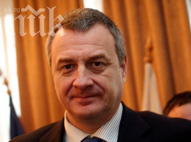 Вътрешният министър: Не познавам Пеевски, решението за назначаването му беше политическо