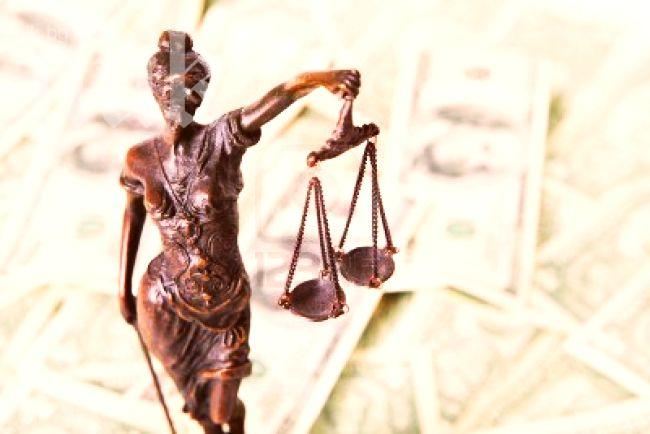 Забраняват маникюрите и ярките гримове на жените в спецпрокуратурата