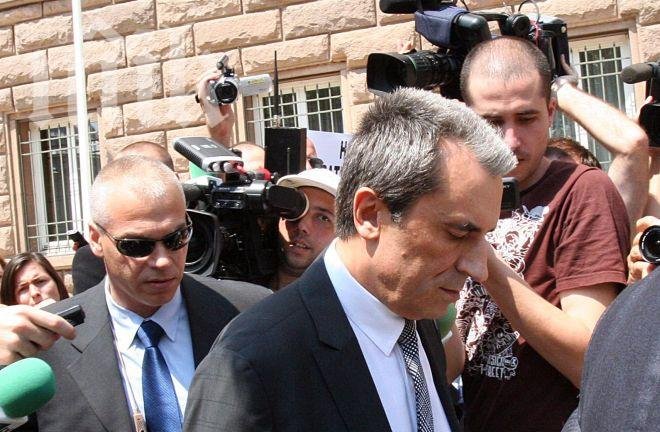 Орешарски щял да се срещне с протестиращи българи в Брюксел		         