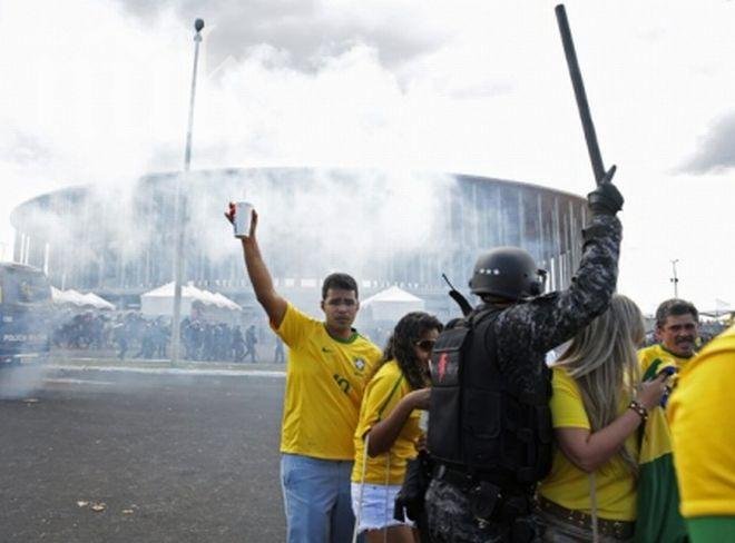 Двама ранени преди Бразилия - Мексико
