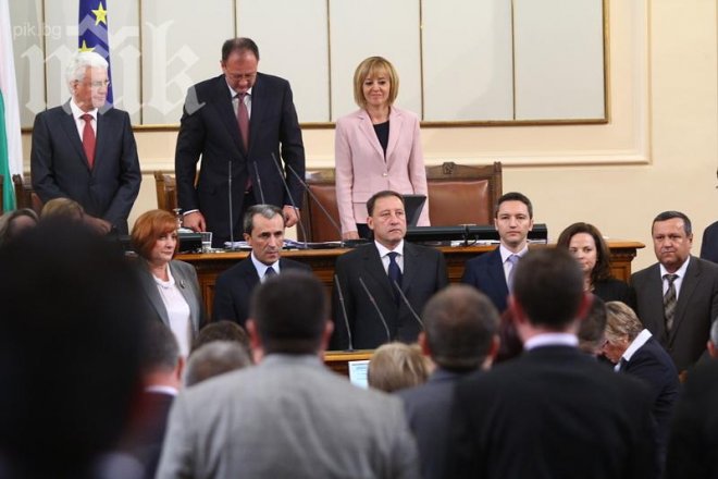 Падне ли Орешарски, ГЕРБ получава нов мандат за правителство