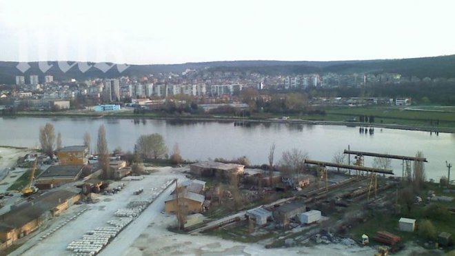  Запалени треви унищожиха над 5 декара треви и храсти във Варна