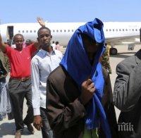 Мигранти пребиха гръцки свещеник