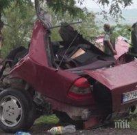 КЪРВАВ КУРБАН: Шофьор загина след удар в дърво в Монтанско