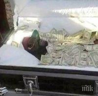 Погребаха мъж от Уганда с 1600 долара, за да умилостиви Бог