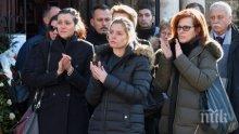РАЗТЪРСВАЩИ СНИМКИ: Алекс Сърчаджиева плаче неутешимо до ковчега на Иван Ласкин (ГАЛЕРИЯ)