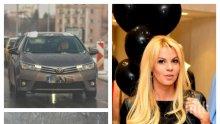 САМО В ПИК: Мая Савова закъса на пътя - непознат мъж измъкна съпругата на Крум Савов от критична ситуация (ПАПАРАШКИ СНИМКИ)