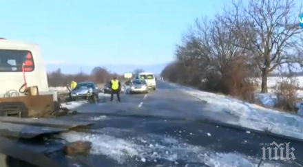 заради заледен път пет коли нанизаха крън