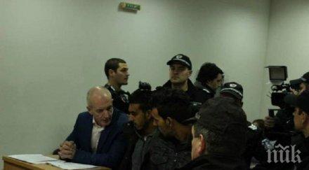 култово циганите биячи неграмотни единият знае роден