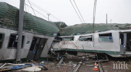 два влака сблъскаха юар жертви ранени видео