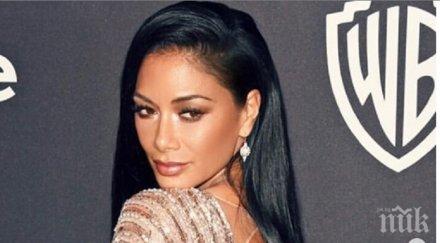 без задръжки шерцингер разголи партито церемонията златен глобус снимки