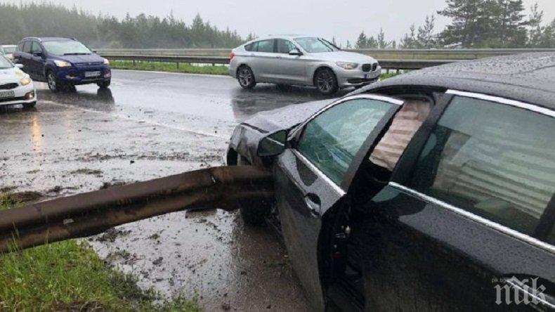 ОТ ПОСЛЕДНИТЕ МИНУТИ: Катастрофа затвори едното платно на Тракия“