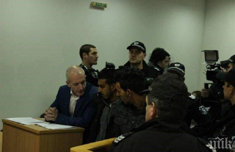 КУЛТОВО: Циганите-биячи са неграмотни, единият дори не знае кога е роден