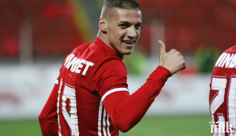 Червеният космонавт става все по-популярен