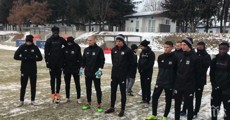 Ето какво се случва в лагера на армейците