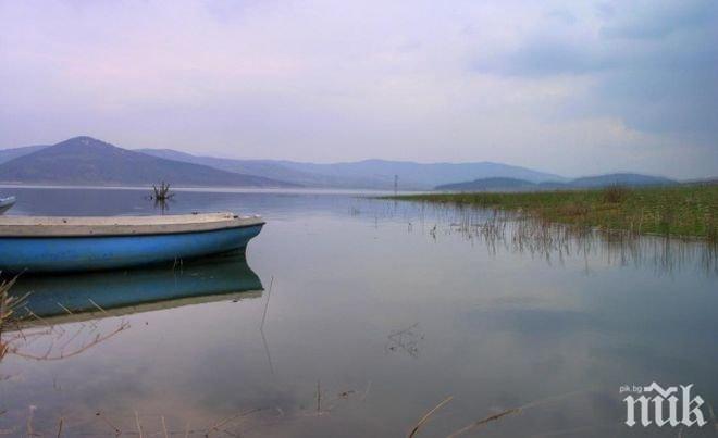 СТРАШЕН СТУД: Охридското езеро замръзна
