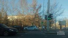 "Ситроен" и патрулка се помляха в Пловдив (СНИМКИ)