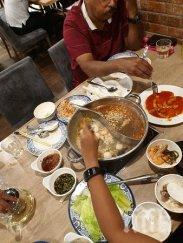 ресторант дубай глобява клиентите изяждат всичко