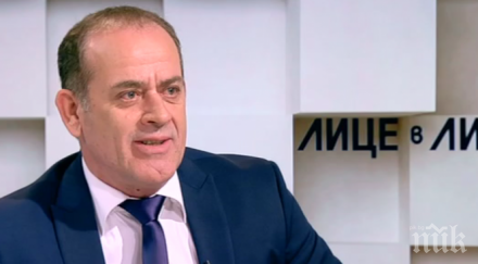 шефът превозвачите спечелихме разиграване слаби карти уродливата европейска администрация