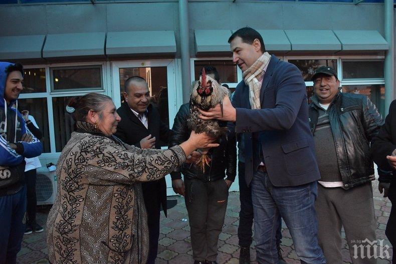 Кючеци и петел на Банго Васил в Столипиново - кметът Тотев специален гост (СНИМКИ)