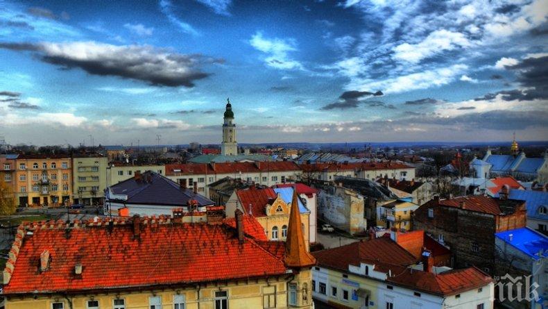 Украински град поздравява с музика новородените