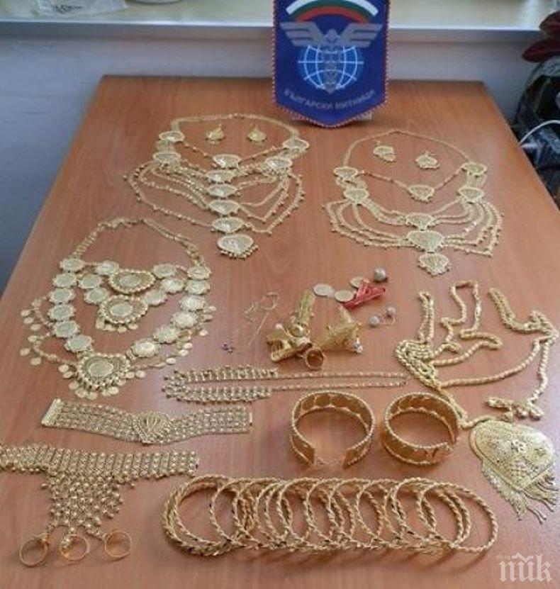 УДАР: Митничари предотвратиха контрабанда на 2 кила злато
