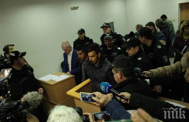 ОТ ПОСЛЕДНИТЕ МИНУТИ: Ромите биячи от Войводиново остават в ареста