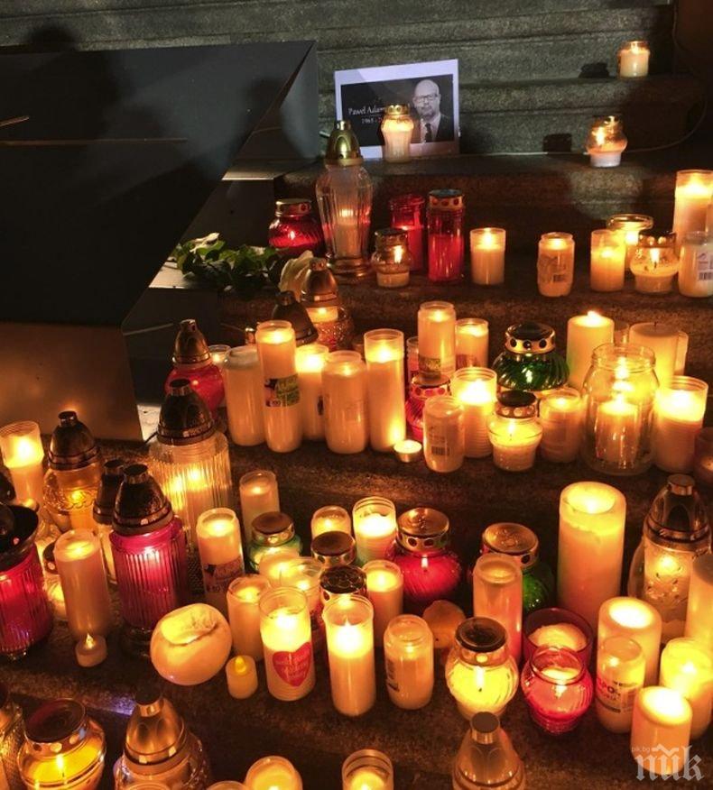 Гданск излезе на протест срещу насилието в Полша. Градът скърби за убития си кмет (СНИМКИ)