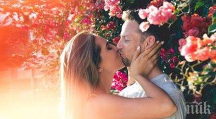 бивш пилот формула модел плейбой чакат първо дете