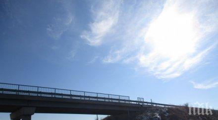 апи откраднати десетки метри парапети мантинели магистрала марица снимка