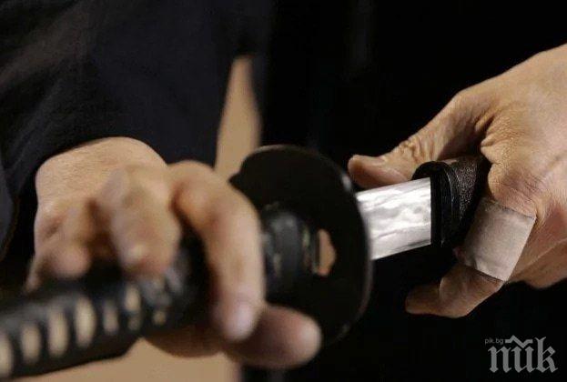 Бабаит със самурайски меч спретна див екшън в студентските общежития в Бургас  