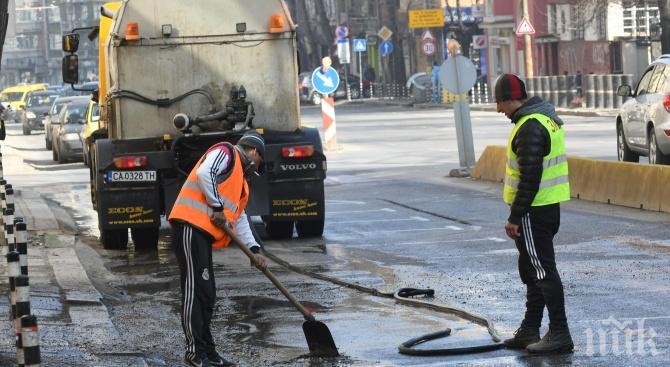 Започват да мият улиците в София