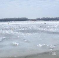 ДРАМА: Водолази продължават издирването на момчето, паднало в микроязовир край Пловдив