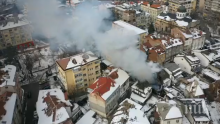 ПОЖАР В ГАБРОВО: Горят три къщи в центъра на града (ВИДЕО)