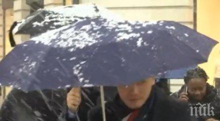 хаос париж заради обилен снеговалеж снимки