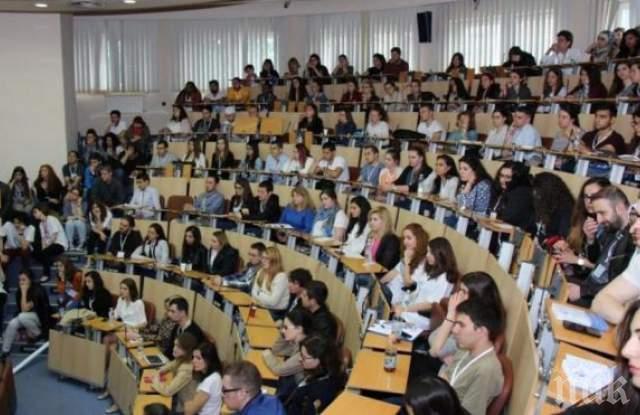 Държавата погаси 81 бона по кредит на студент