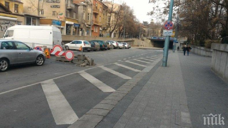 ТАРИКАТИ: Шофьори надхитриха Синя зона в Пловдив - паркират в идеалния център, без да дадат една стотинка