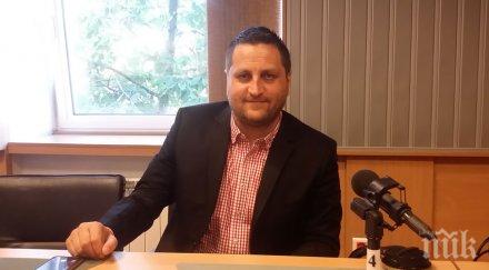 анализаторът йоаким каламарис победата премиерите ципрас заев дълго