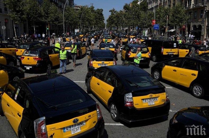 Таксита блокираха гробище в Мадрид 