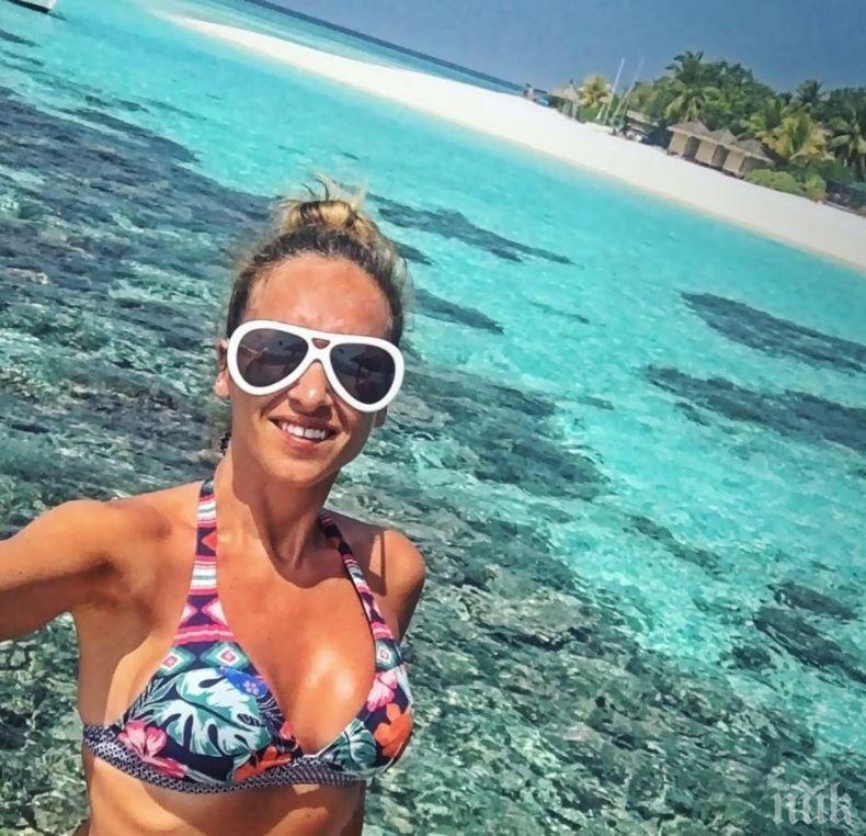 Алекс Раева избяга на екзотичен остров (СНИМКИ)