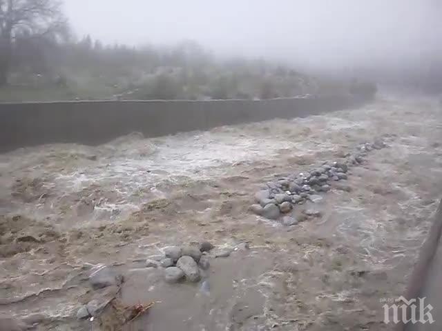 Язовирите в Родопите вдигат вълни убийци