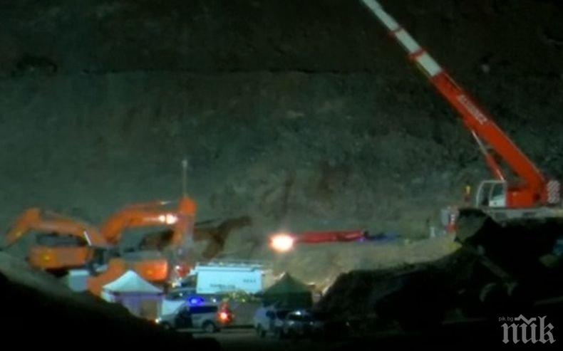 Откриха мъртво двегодишното детето, което падна в шахта в Испания