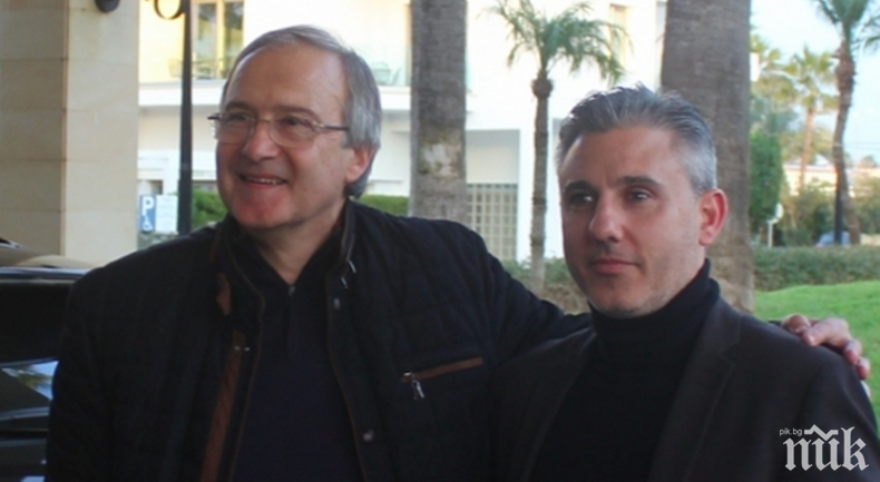 Сините с интересен ход...