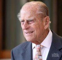 Принц Филип се извини на жена за причинените й травми при катастрофата