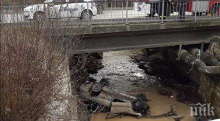 първо пик кола падна канал варна шофьорът оцеля чудо