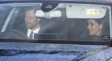 забраниха мегън маркъл затваря вратата колата слиза