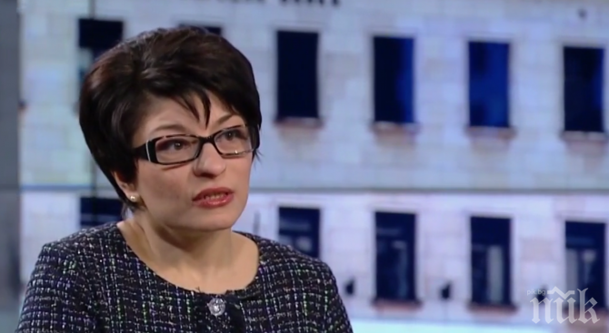Десислава Атанасова: Парадокс е Нинова да говори за демокрация, за която говореше колко много ни е отнела
