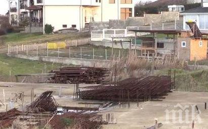 СКАНДАЛ: Разрешиха на бизнесмен да строи върху археология край плажа в Синеморец