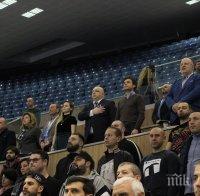 Министър Кралев подкрепи българския тим в квалификациите за световно първенство по футзал