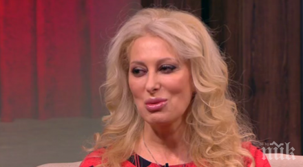 неочаквано шефката музикалния театър била акушерка